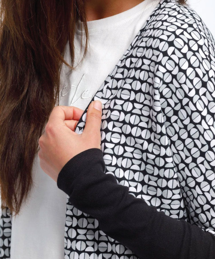 Homelee Long Batwing Cardi Black/White Cut Circle