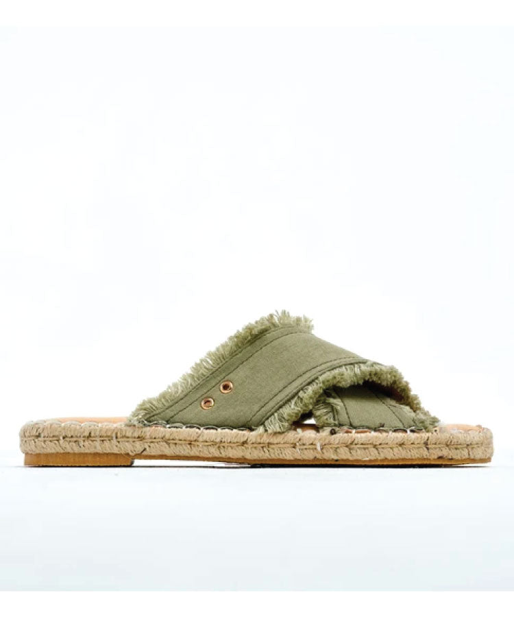 Betty Basics Moana Slide - Vine