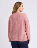 Woman wearing a pink sweater on a light gray background Foxwood Emarie Cardi - Woodrose