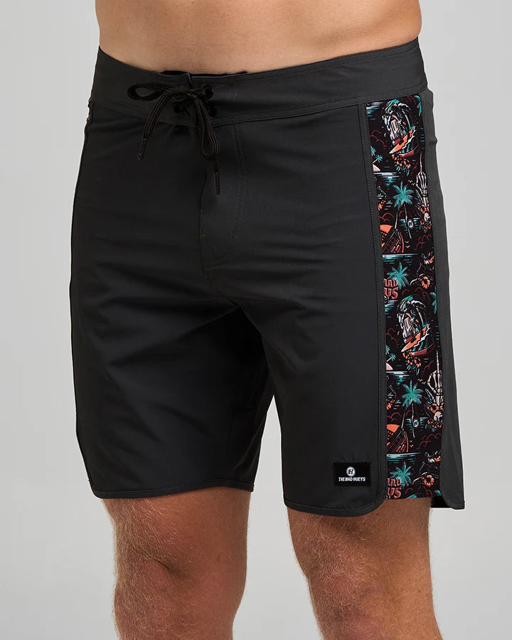 The Mad Hueys She'll Be Right 18" Boardshort - Vintage Black