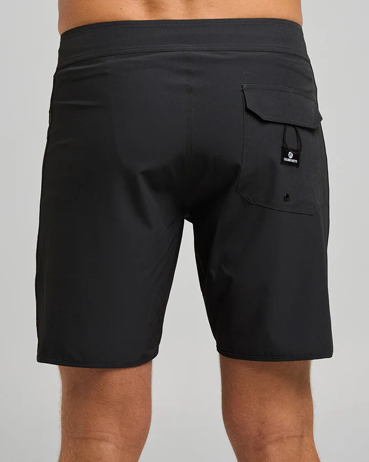 The Mad Hueys She'll Be Right 18" Boardshort - Vintage Black