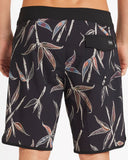 Volcom Changeling Scallop Mod 19" Boardshorts - Black