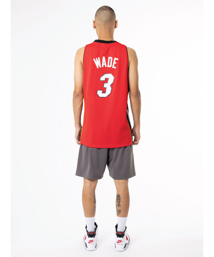 Dwyane wade hotsell bulls swingman jersey